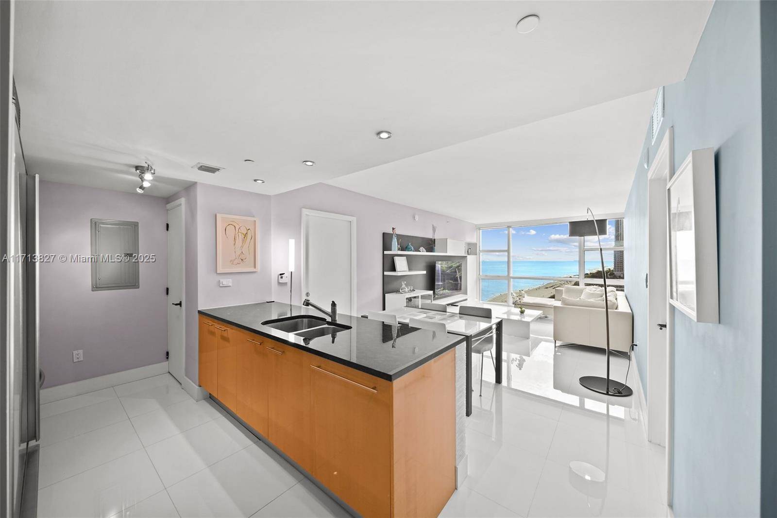 Miami Beach, FL 33141,6801 Collins Ave #1214