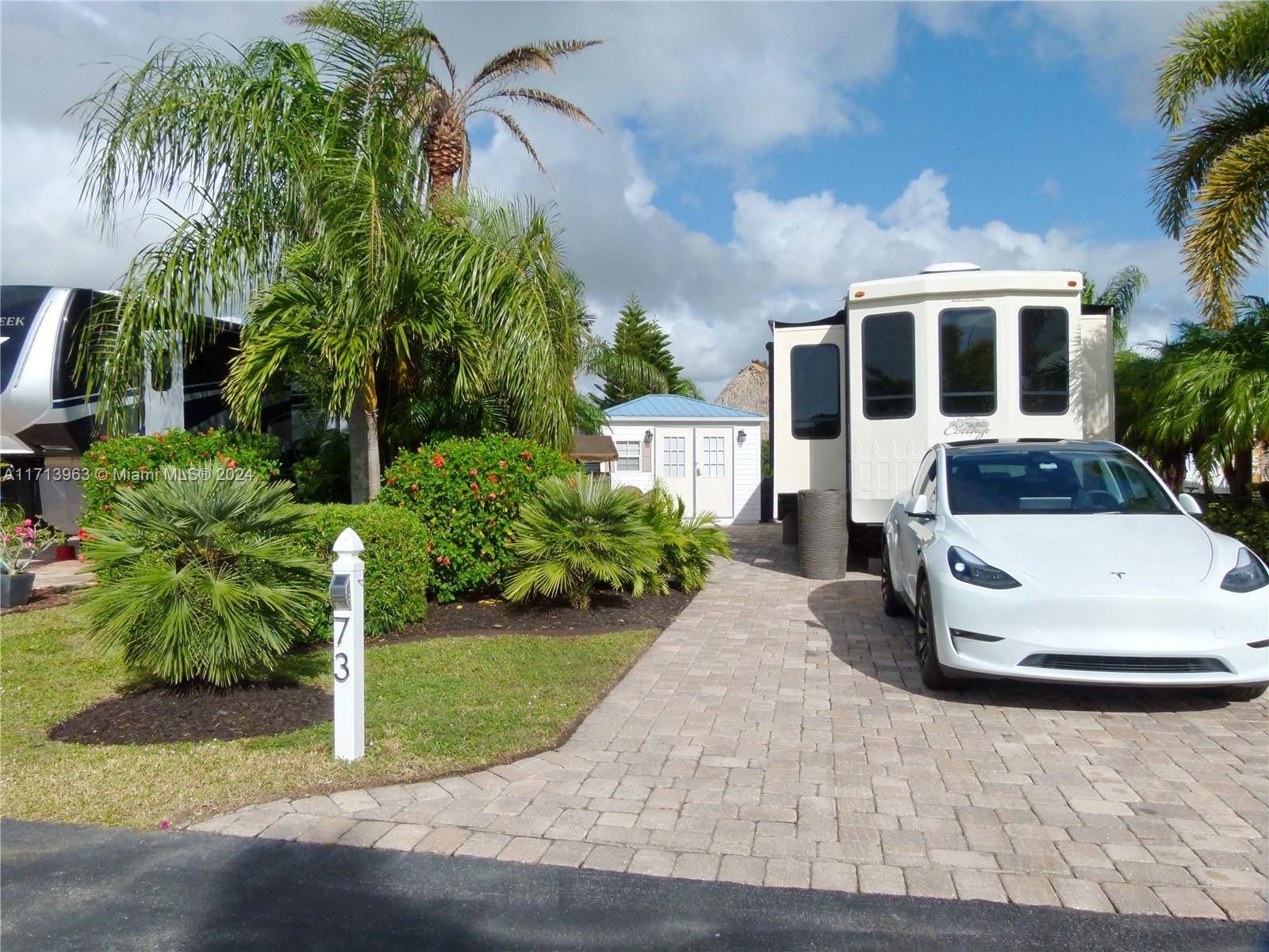Okeechobee, FL 34974,537 SW 40th Cv #73