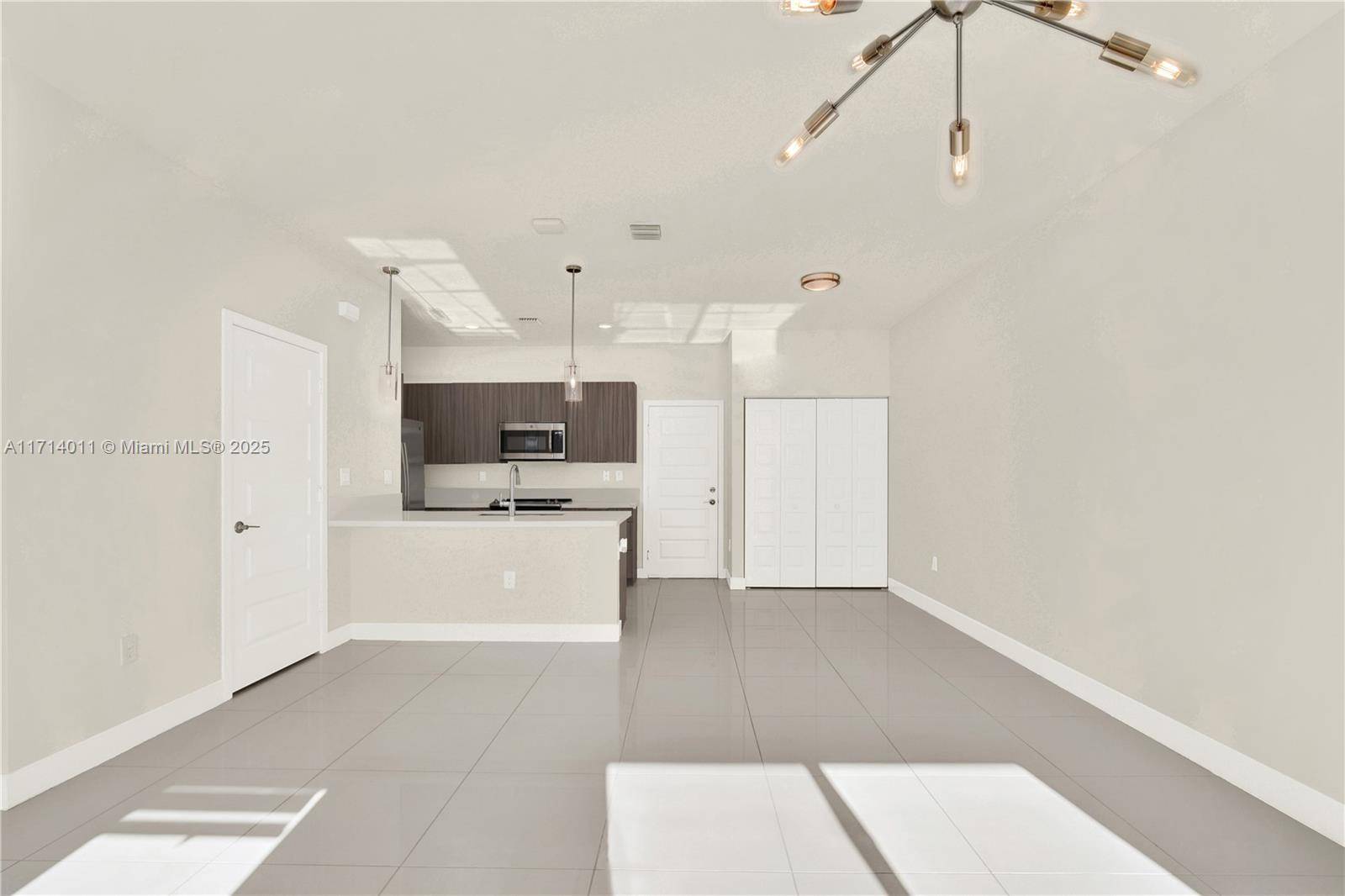 Doral, FL 33166,8315 NW 49th St #8315