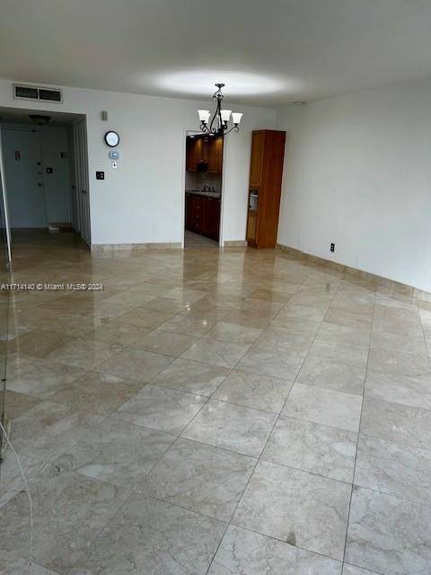 Miami Beach, FL 33140,5401 Collins Ave #1512