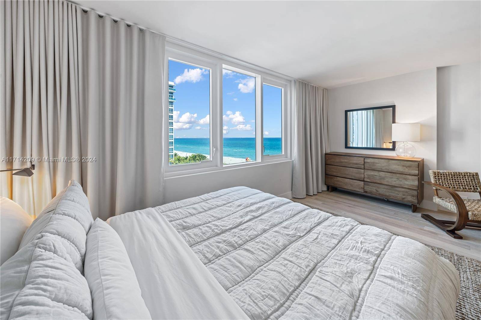 Miami Beach, FL 33139,2301 Collins Ave #914