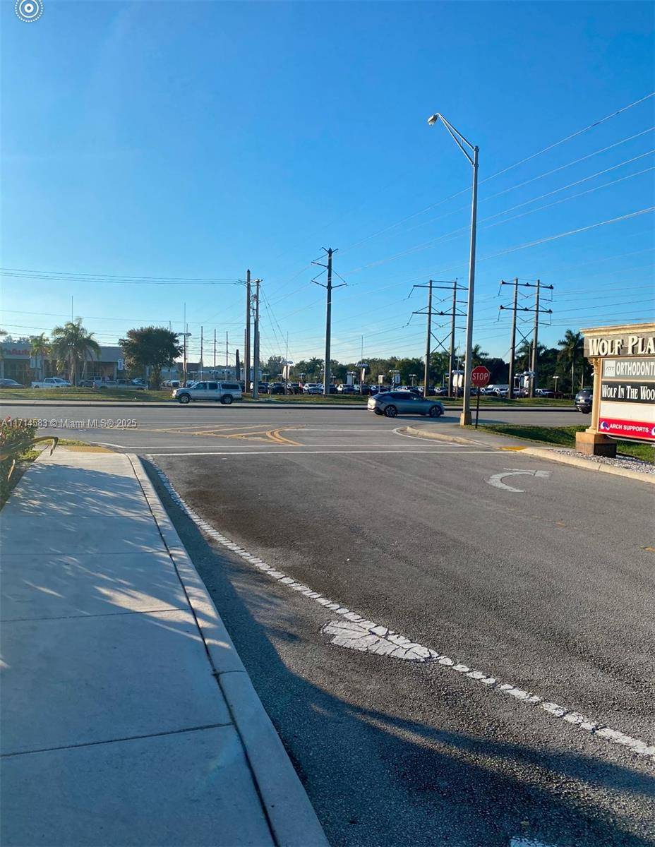 Davie, FL 33328,5360 S University Dr
