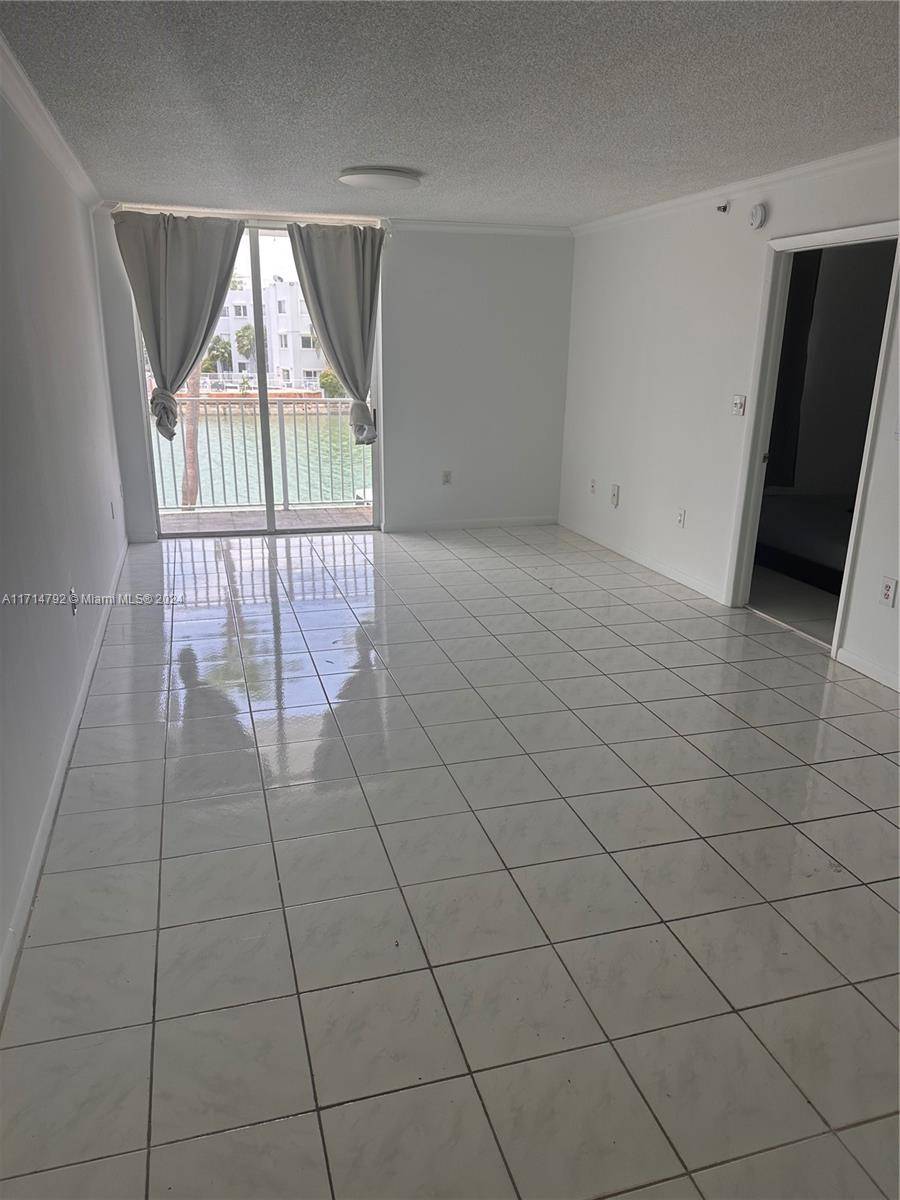 Miami Beach, FL 33141,80 S Shore Dr #206