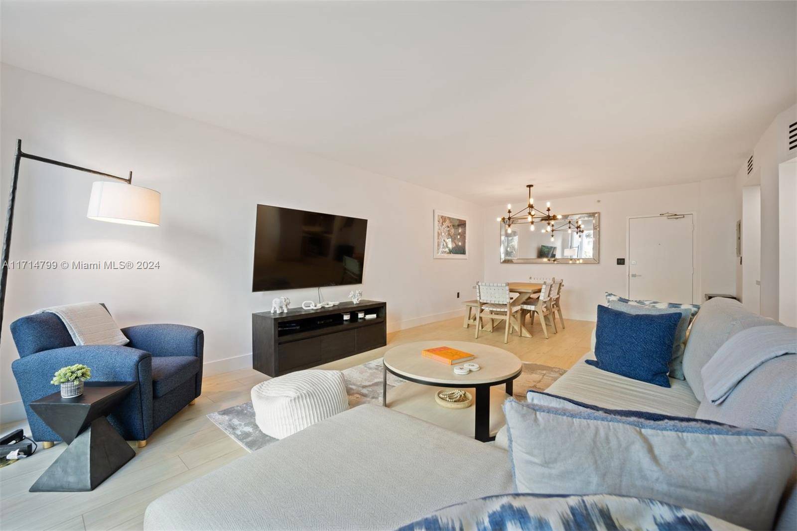 Bal Harbour, FL 33154,10275 Collins Ave #206