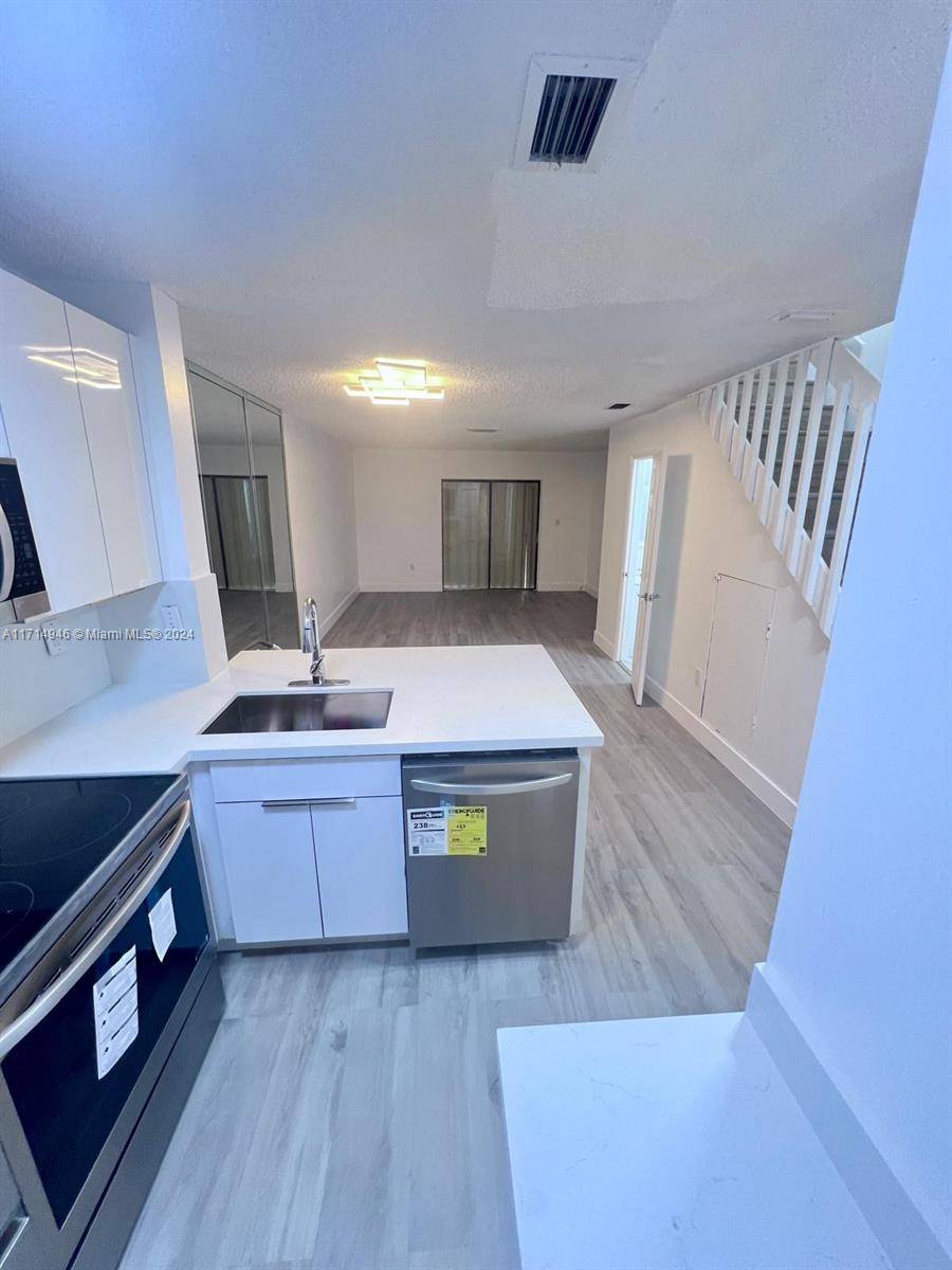 Hialeah, FL 33015,6866 NW 173rd Dr #603