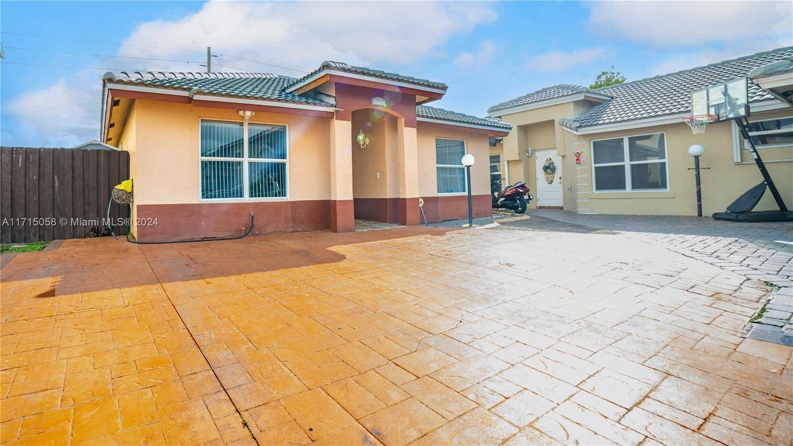 Miami Gardens, FL 33055,5202 NW 187th St