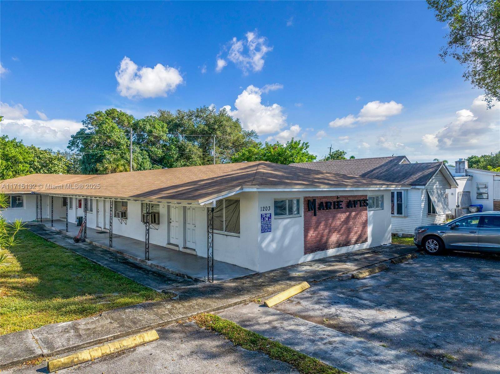Hollywood, FL 33020,1203 N 17th Ct