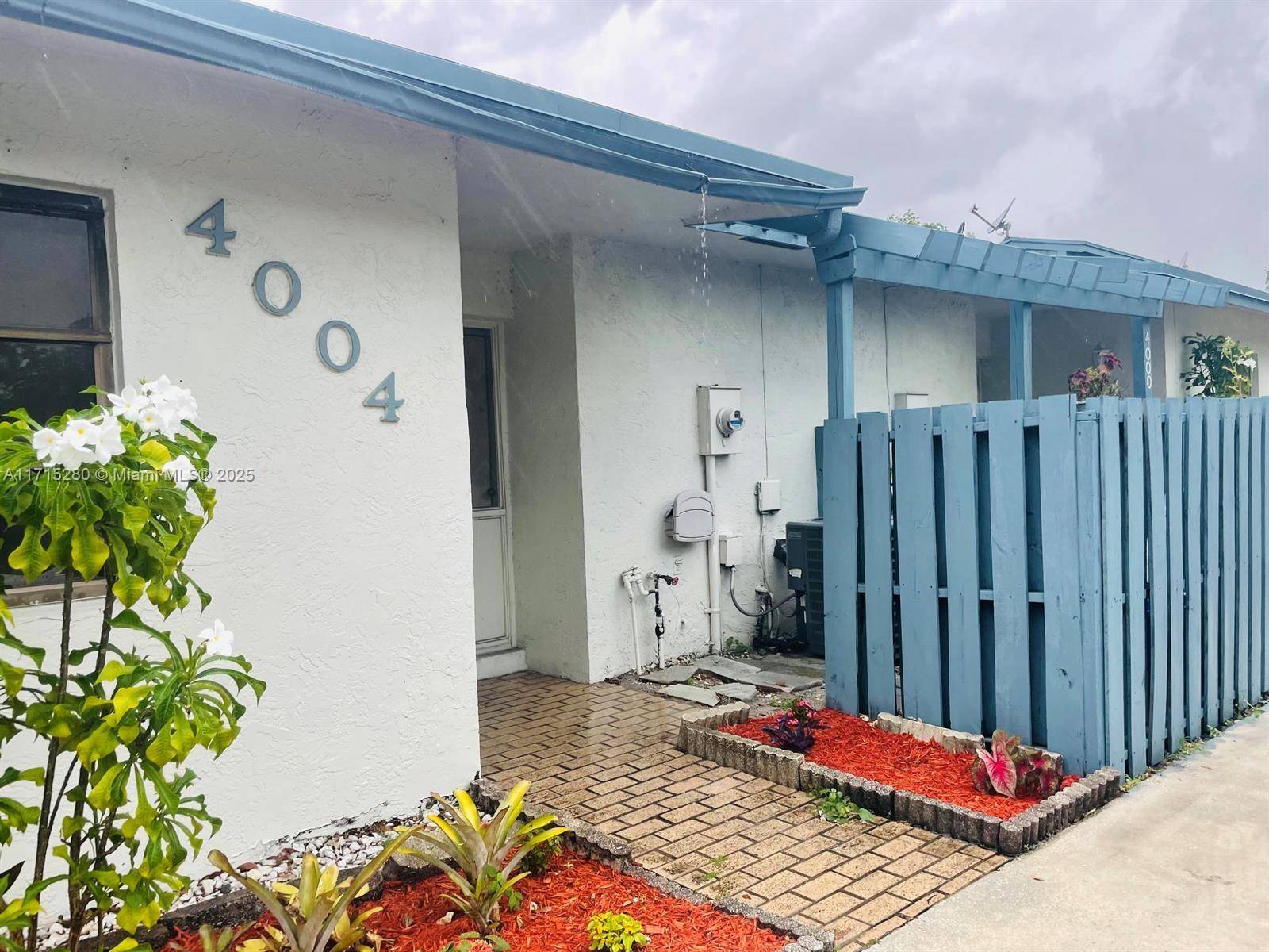Miramar, FL 33023,4004 SW 69th Ter #4-S