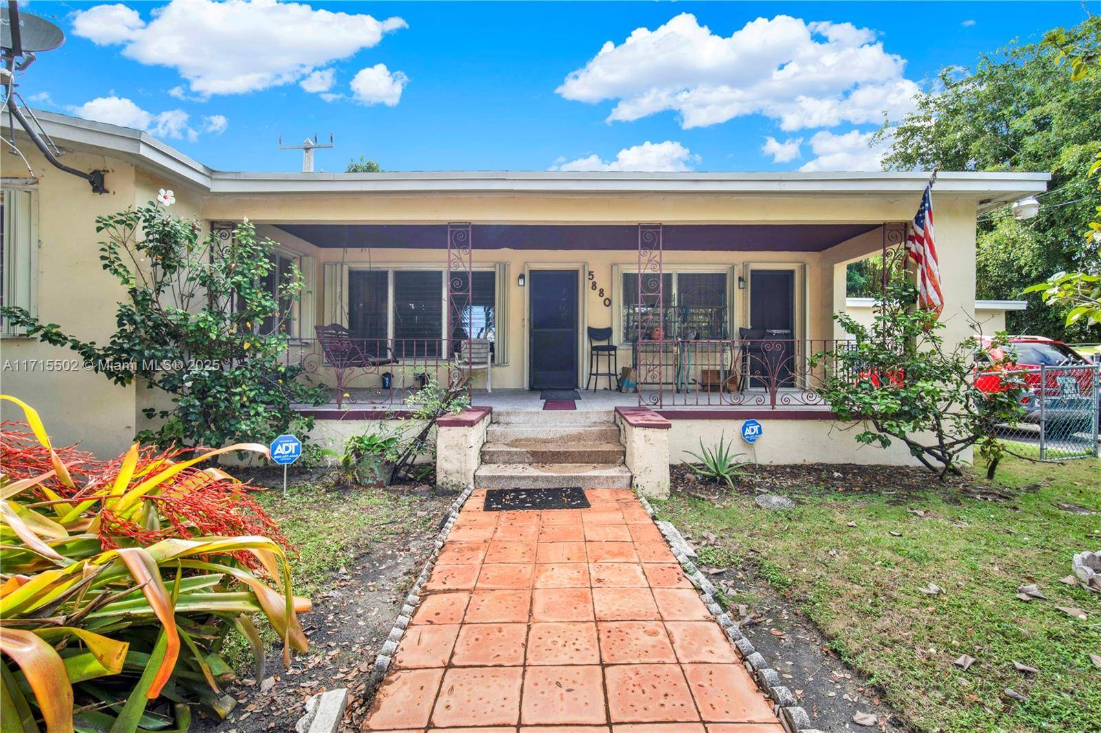 South Miami, FL 33143,5880 SW 66th St