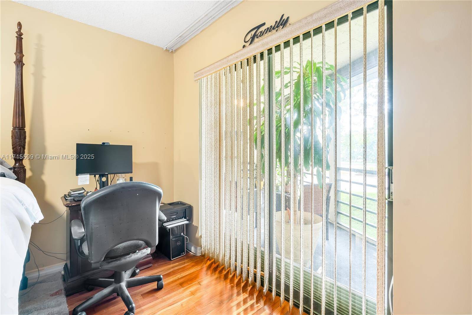 Plantation, FL 33317,6755 W Broward Blvd #209