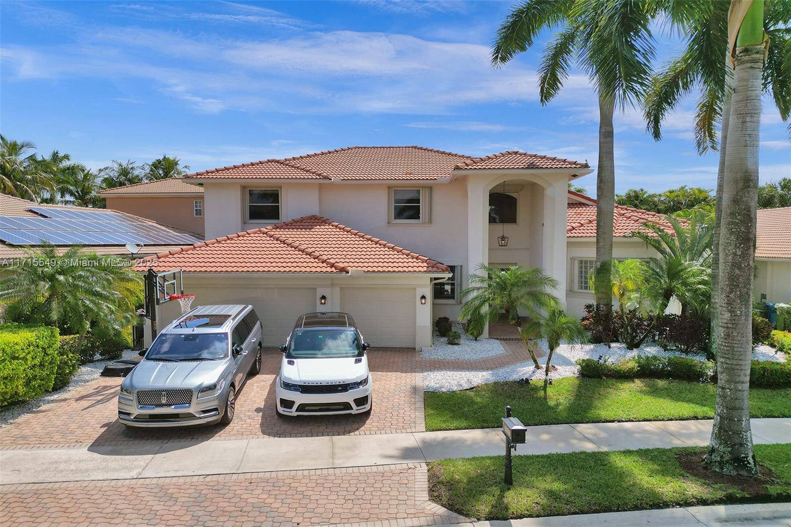 Weston, FL 33327,1727 Victoria Pointe Cir