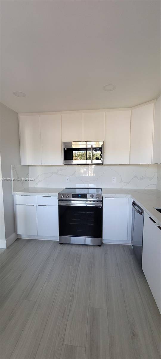 Weston, FL 33326,290 Racquet Club Rd #202