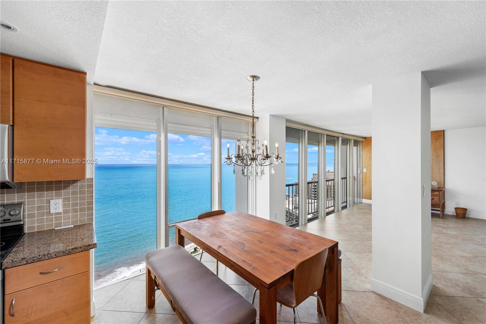 Key Biscayne, FL 33149,881 Ocean Dr #21E
