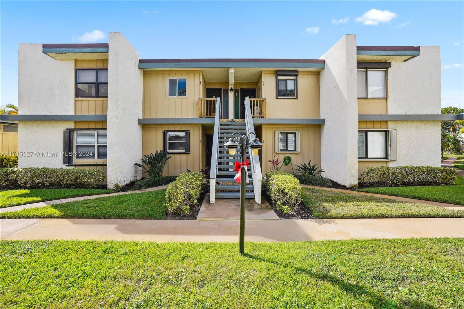 Jensen Beach, FL 34957,1551 NE 13th Ter #13
