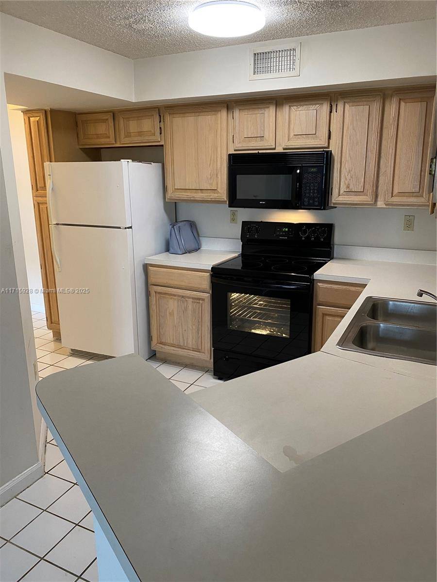 Coral Gables, FL 33146,1280 S Alhambra Cir #1225