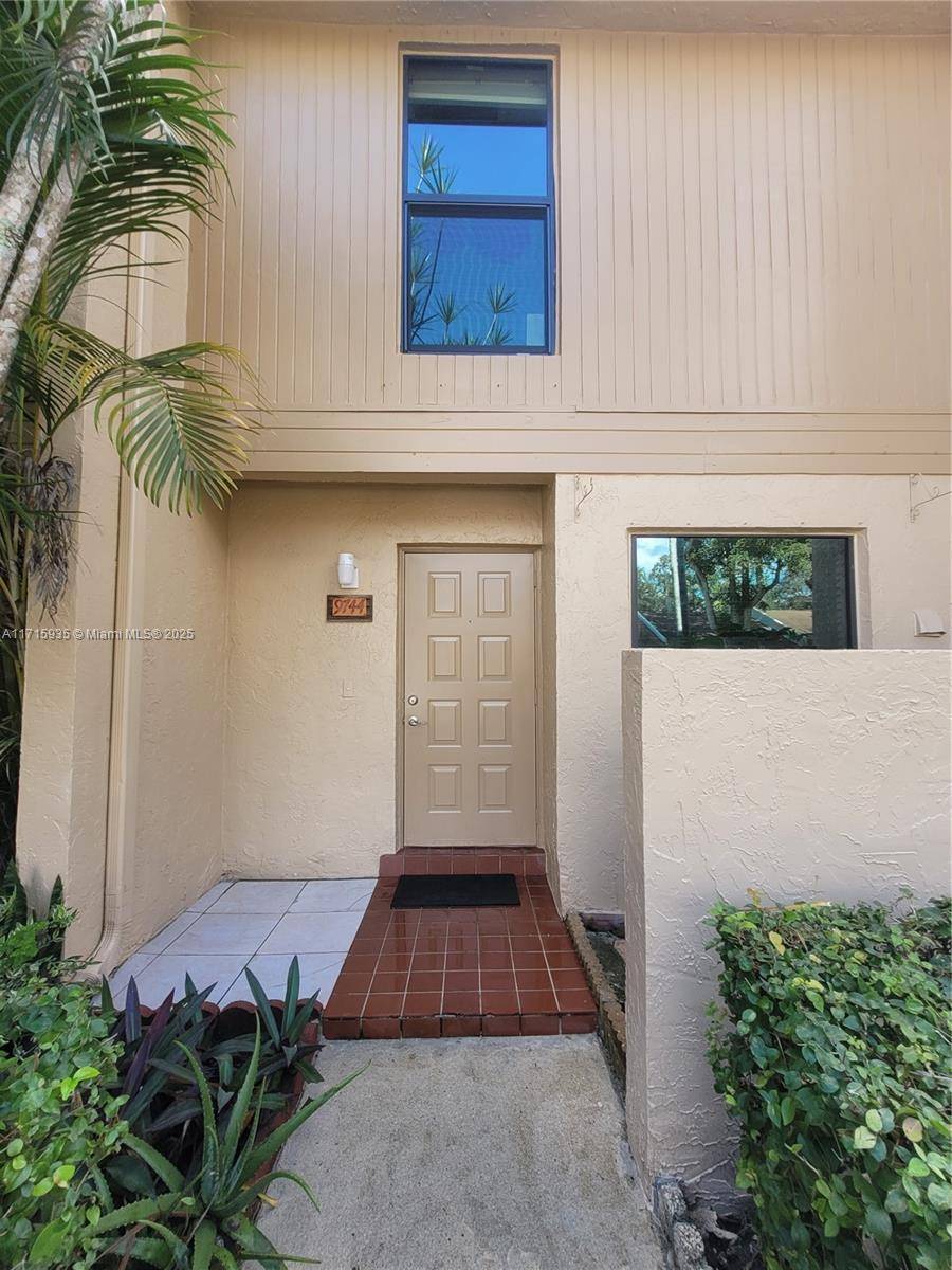 Pembroke Pines, FL 33024,9744 NW 15th ST #303