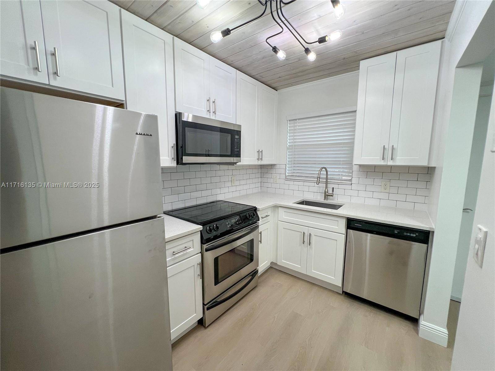 West Palm Beach, FL 33401,1638 Embassy Dr #301