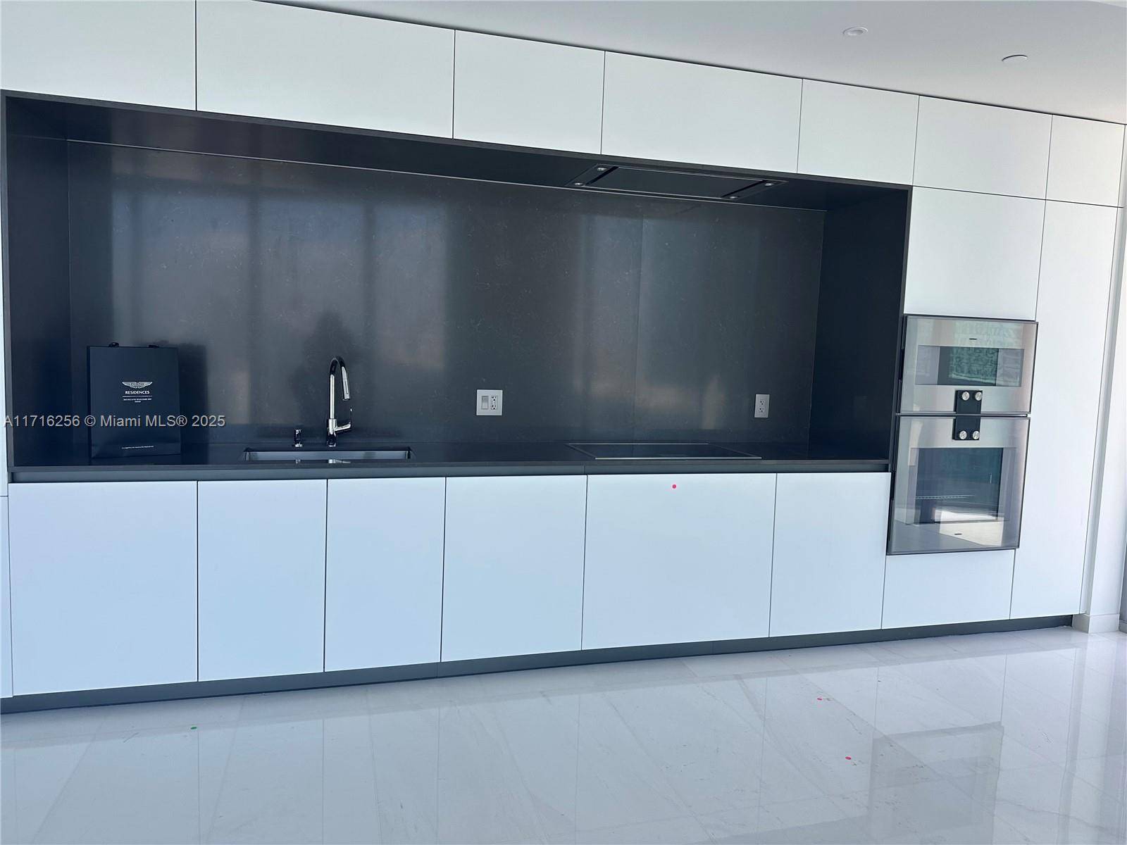 Miami, FL 33131,300 Biscayne Blvd Way #4808