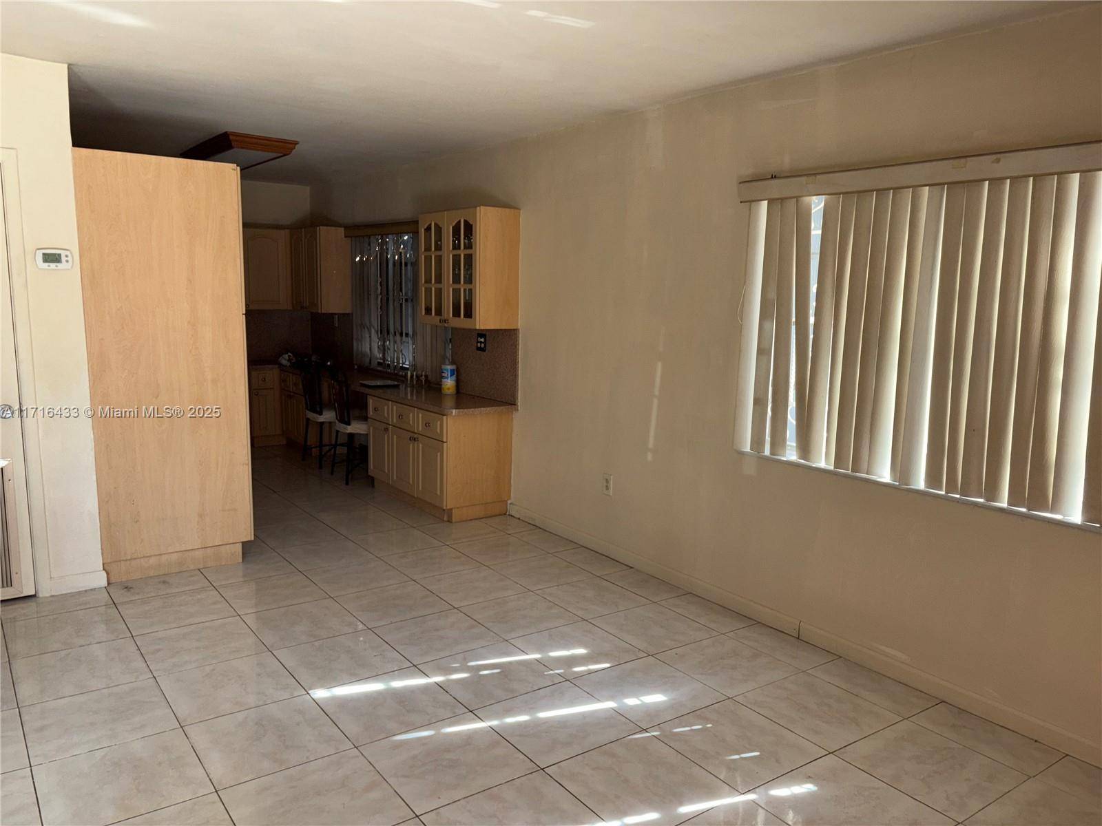 Hialeah, FL 33012,1281 W 29th St #10