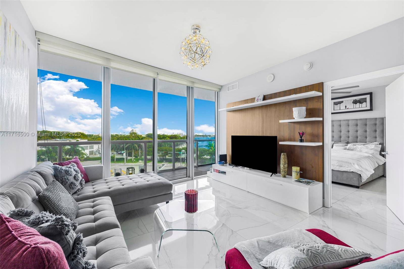 Miami, FL 33132,888 Biscayne Blvd #411