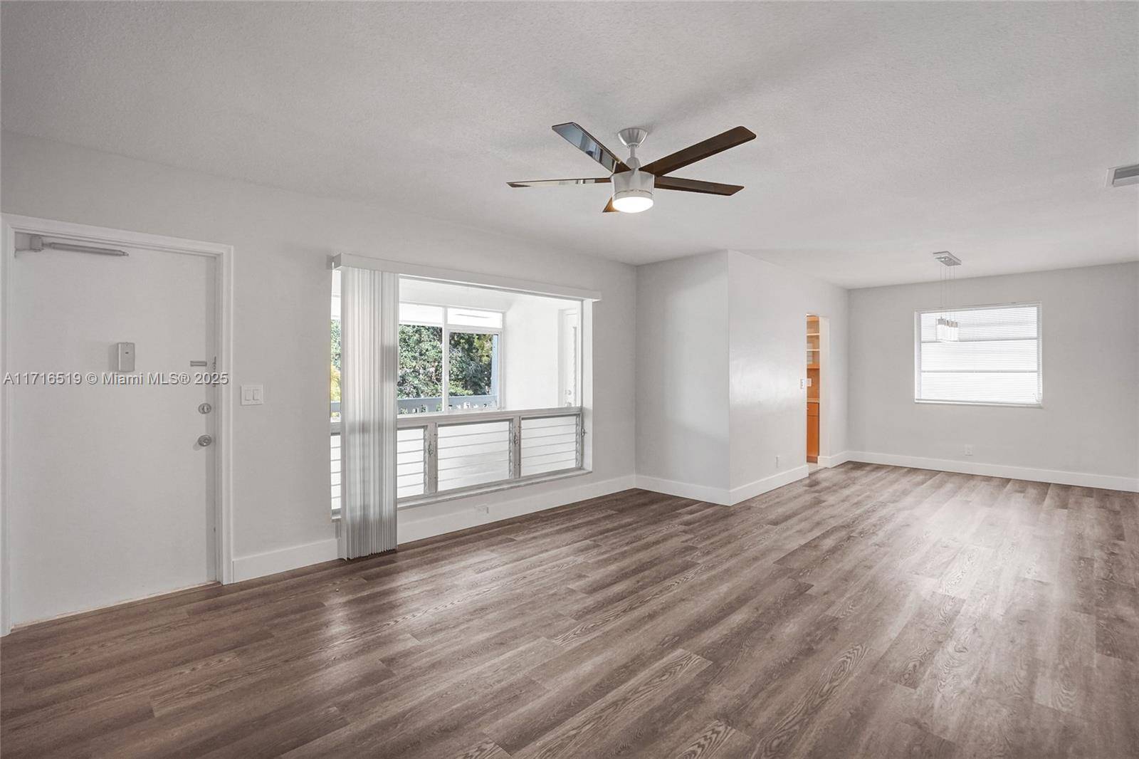 Hollywood, FL 33021,540 S Luna #7