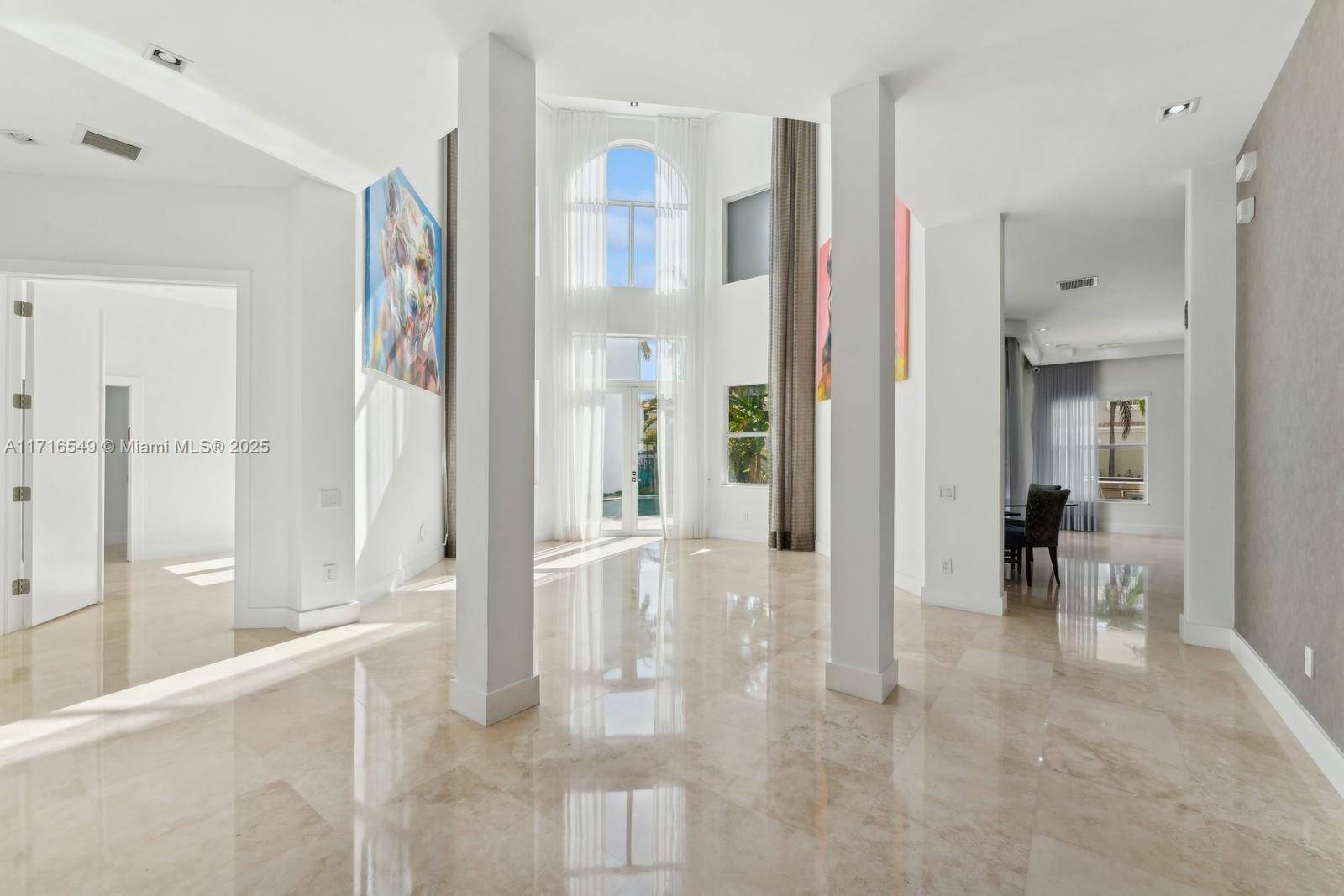 Hollywood, FL 33019,822 Meridian Ln