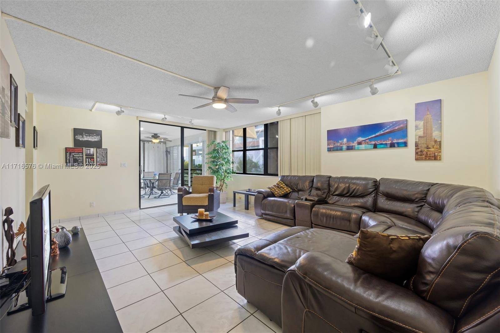 Aventura, FL 33180,20401 NE 30th Ave #320-8