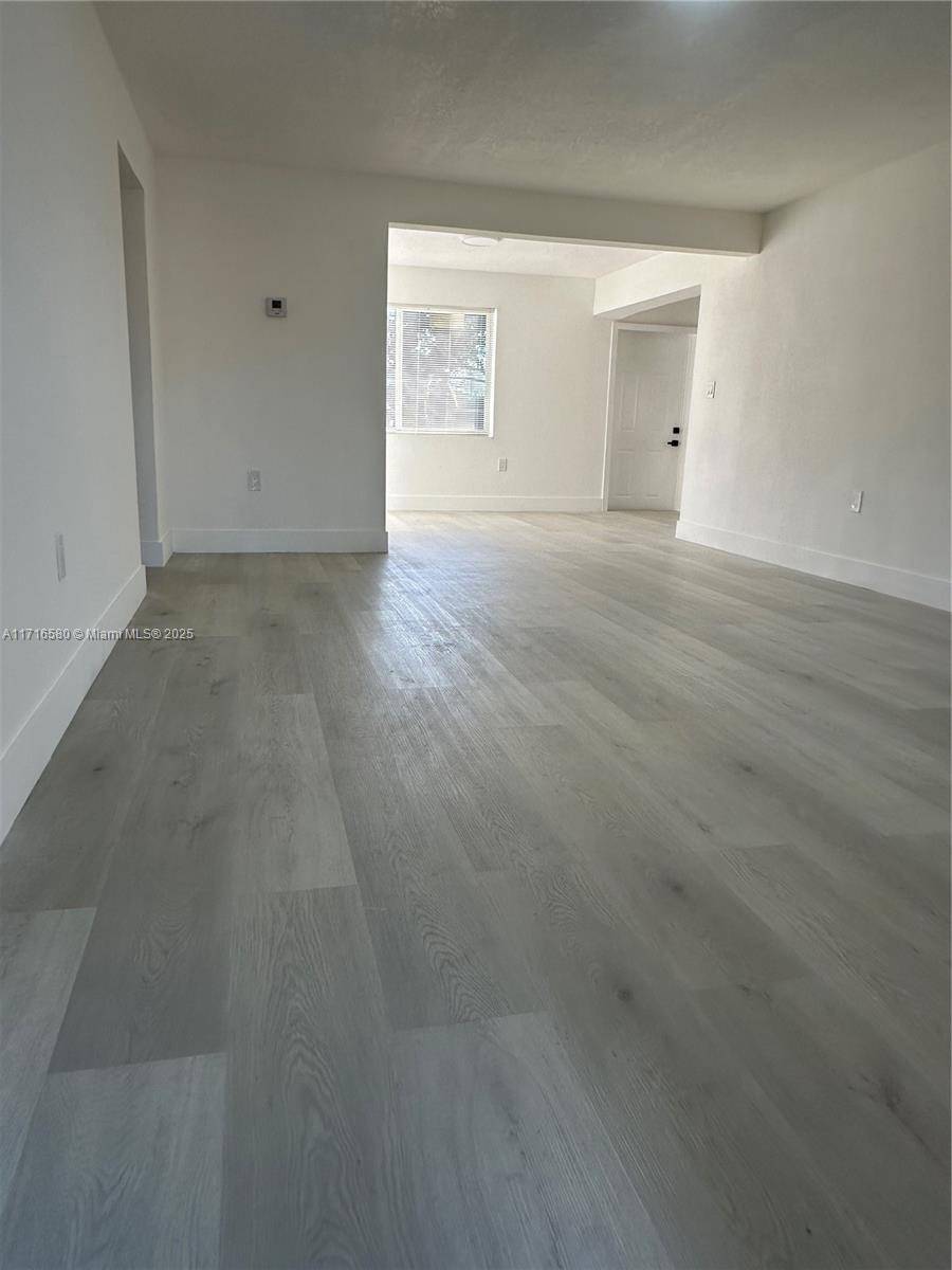 Hollywood, FL 33023,5738 Flagler St