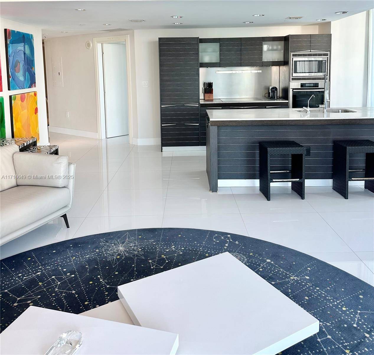 Miami, FL 33131,200 Biscayne Boulevard Way #3801