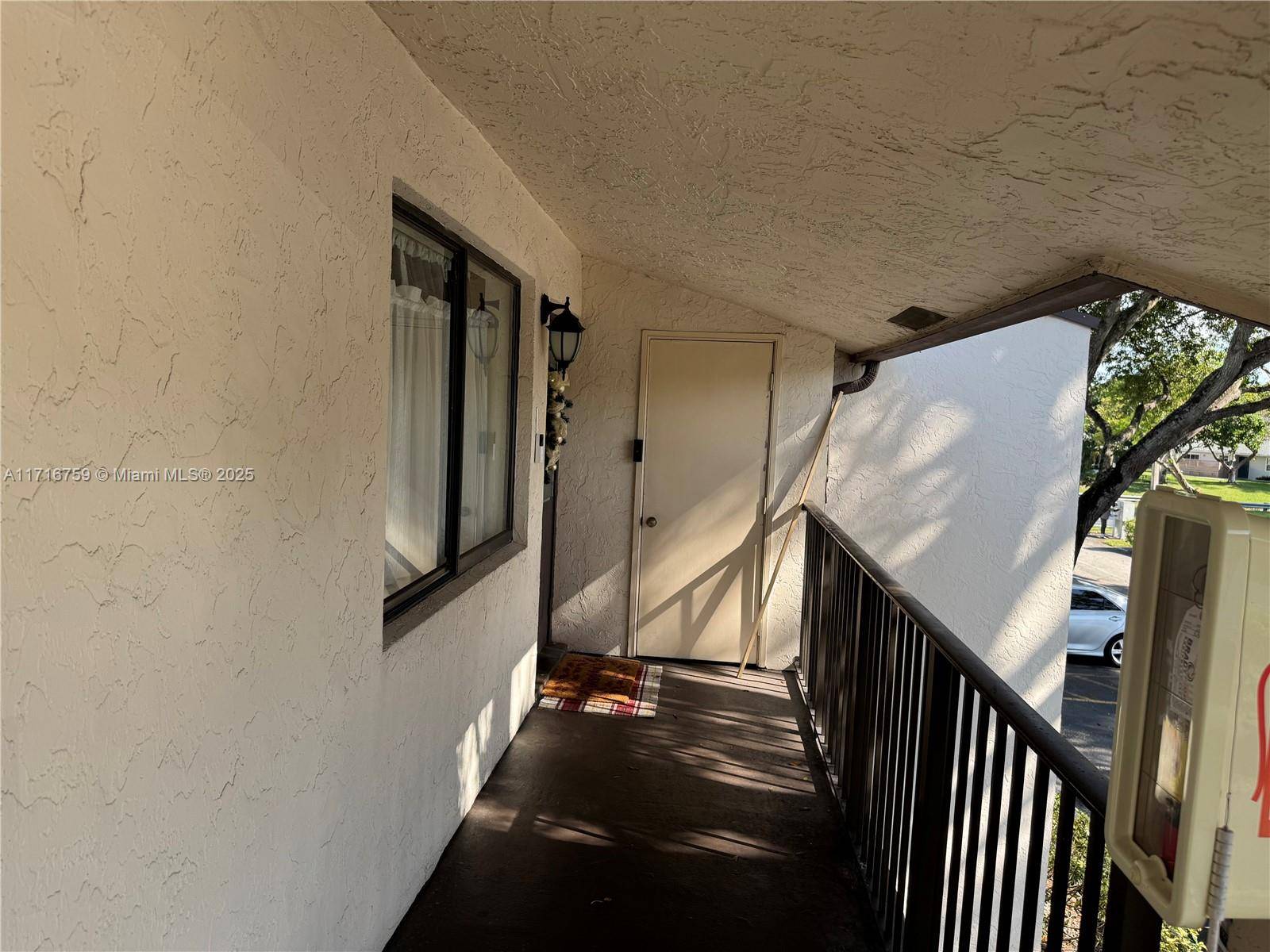 Margate, FL 33063,207 E Laurel Dr #1207