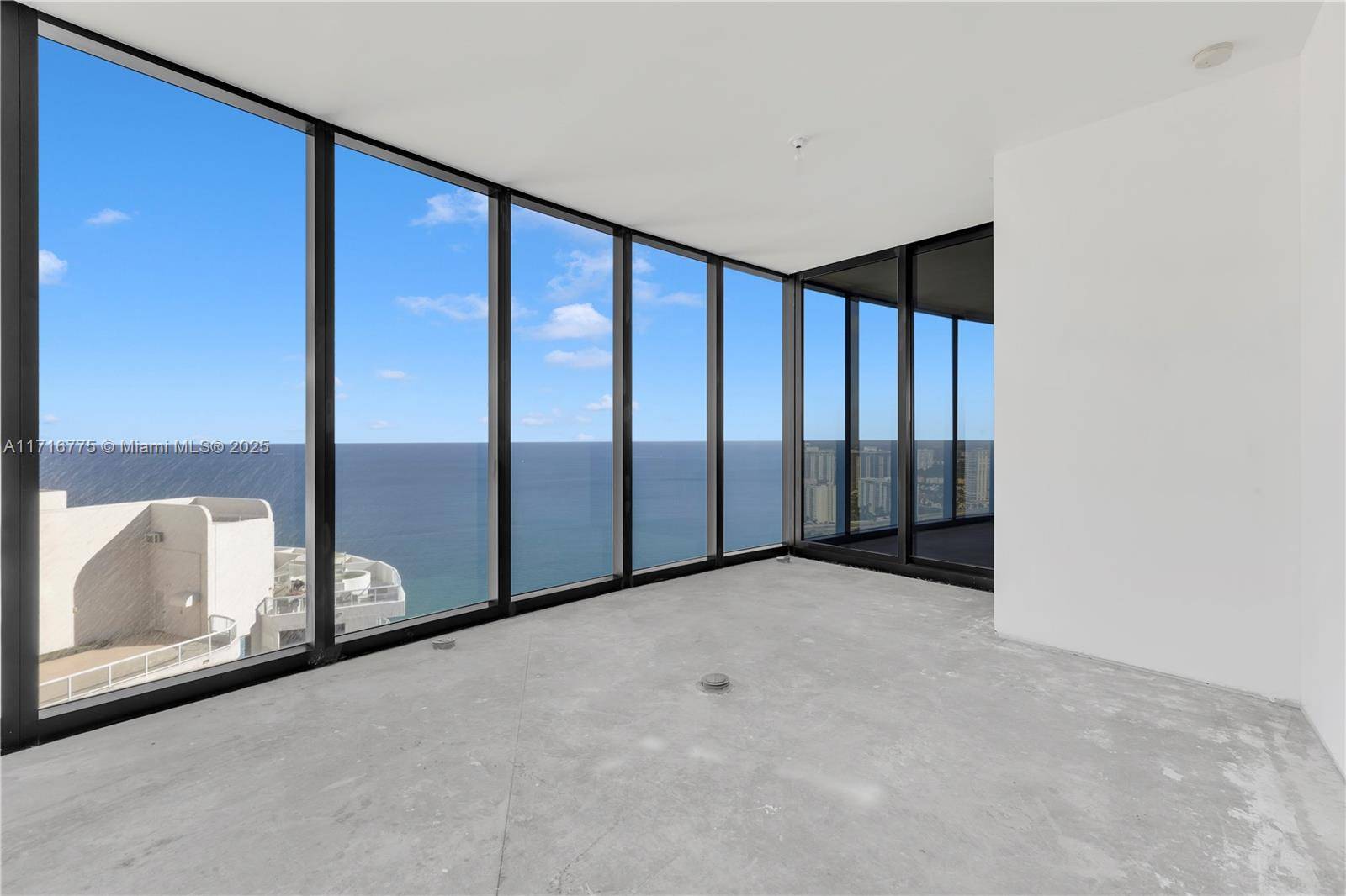 Sunny Isles Beach, FL 33160,18555 E Collins Ave #3205