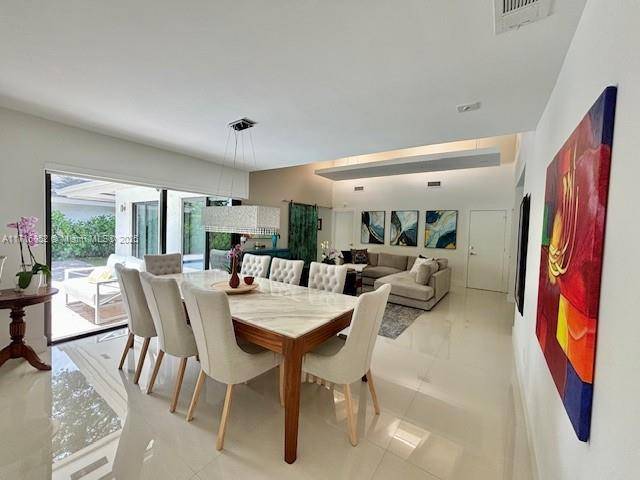 Hollywood, FL 33021,109 Kensington Rd
