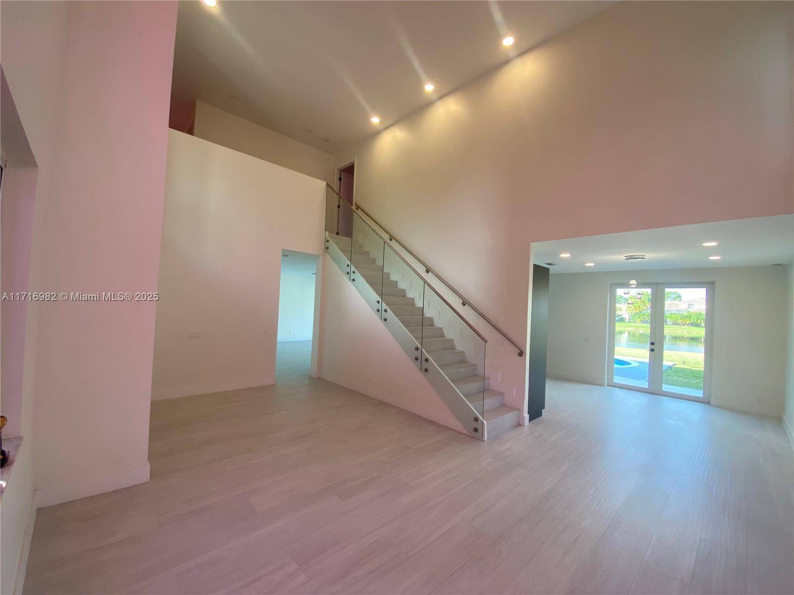 Weston, FL 33326,322 Lake Crest Ct