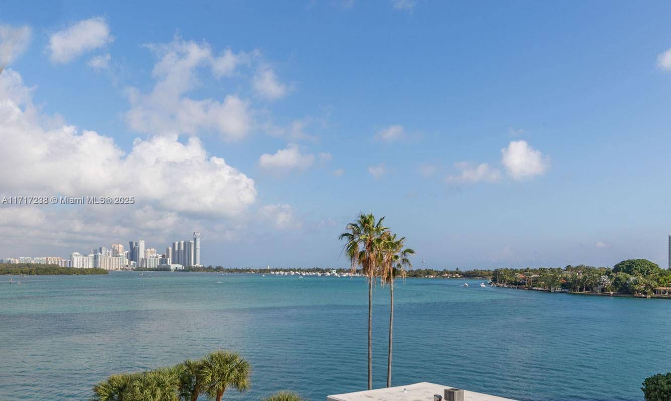 Bay Harbor Islands, FL 33154,10350 W Bay Harbor Dr #5E