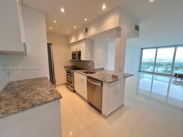 Miami Beach, FL 33139,1000 West Ave #PH-07