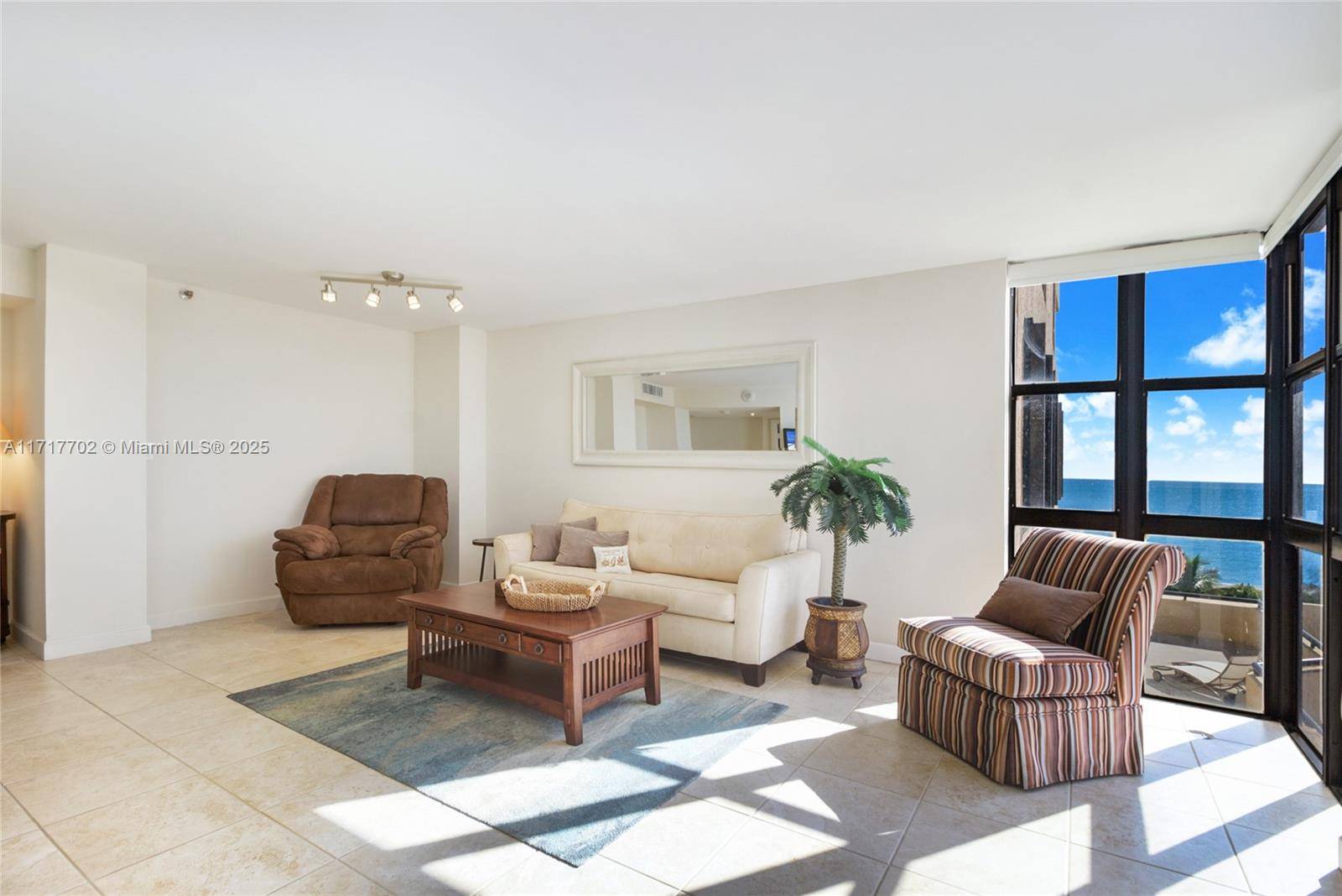 Miami Beach, FL 33140,2555 Collins Ave #714