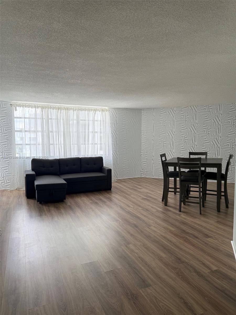 Aventura, FL 33160,2750 NE 183rd St #2106
