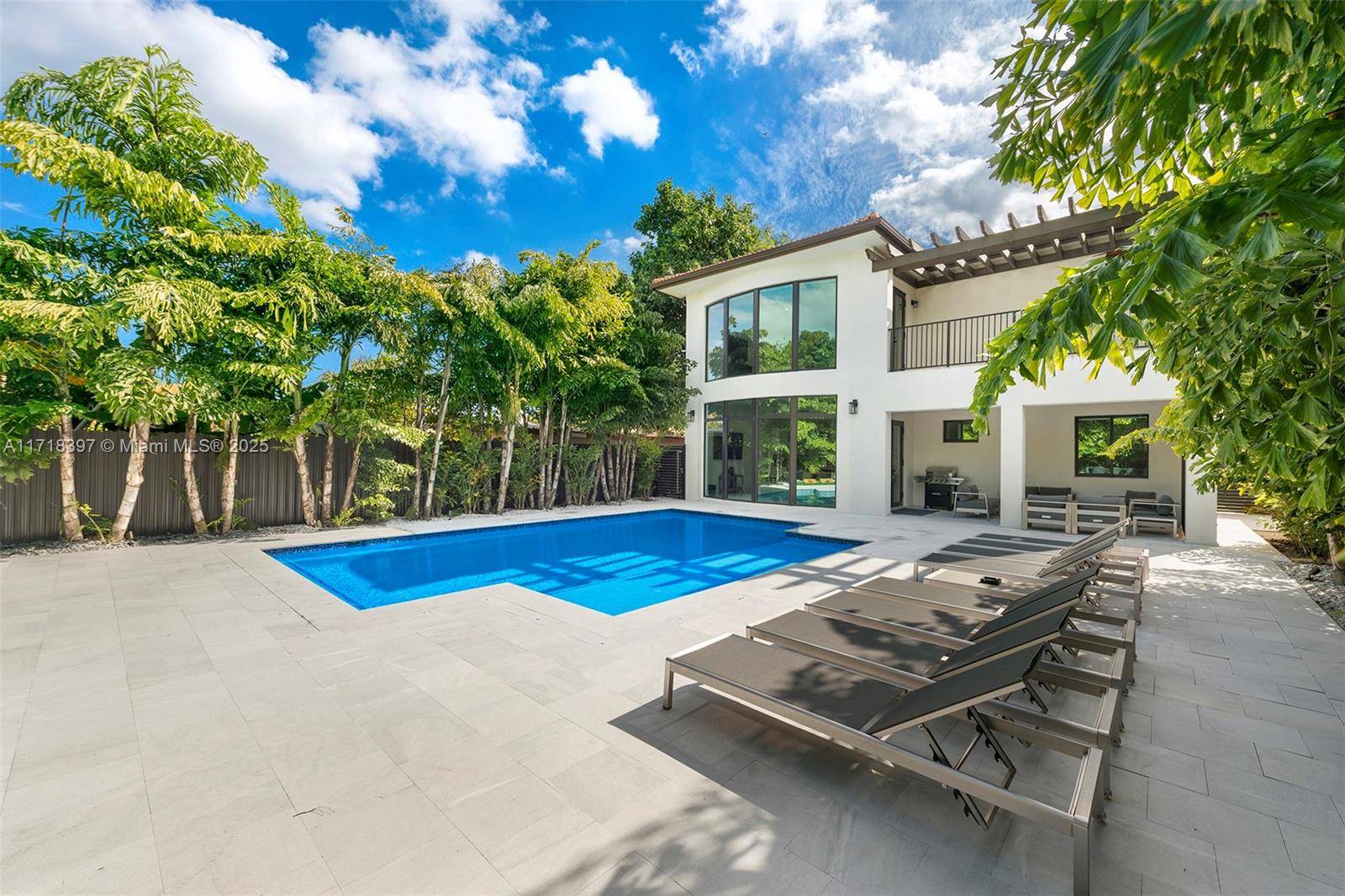 Miami, FL 33155,6529 SW 30th St