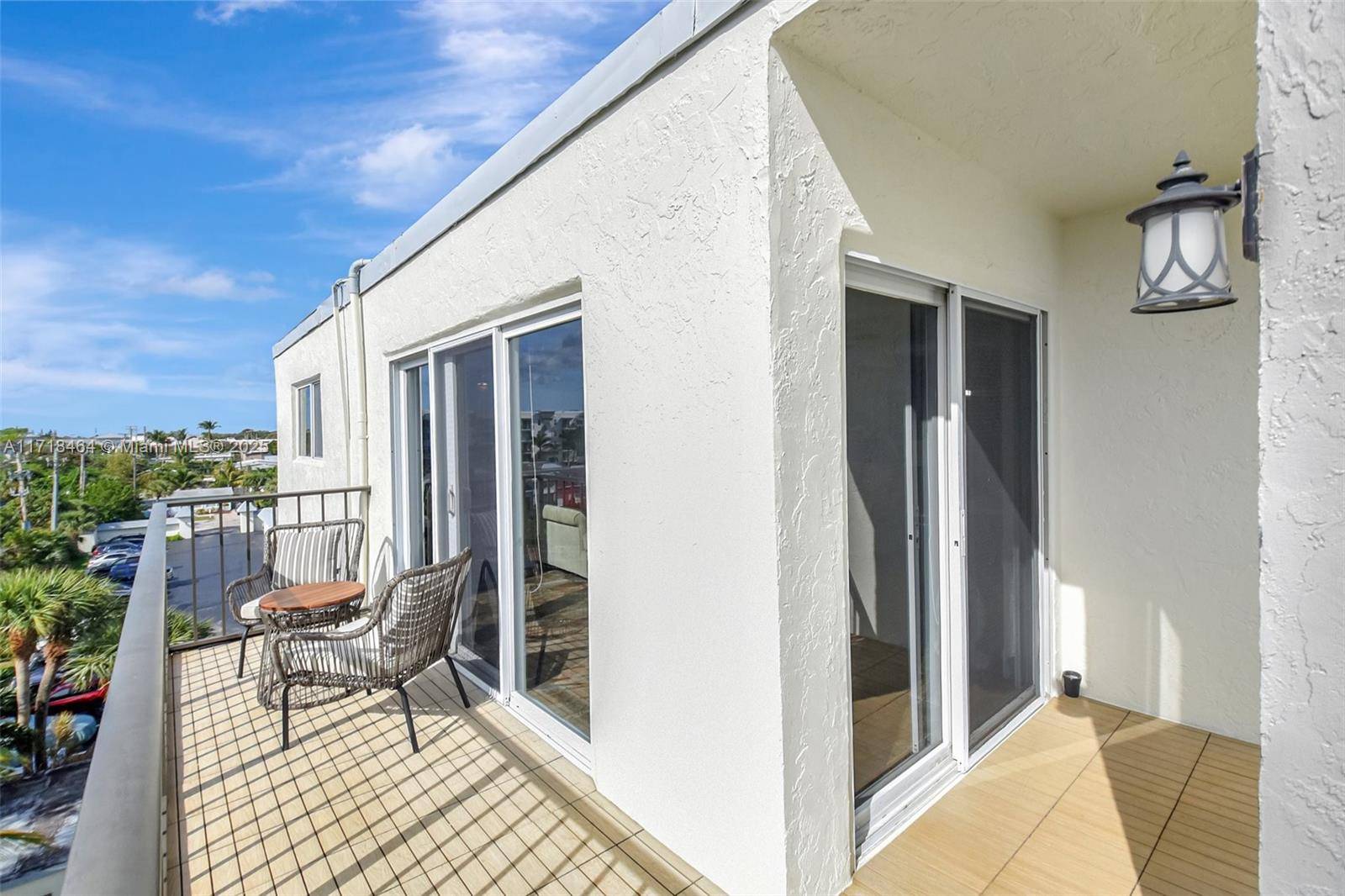 Lantana, FL 33462,1206 S Lake Dr #504