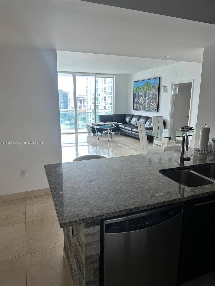 Miami, FL 33131,950 Brickell Bay Dr #3505