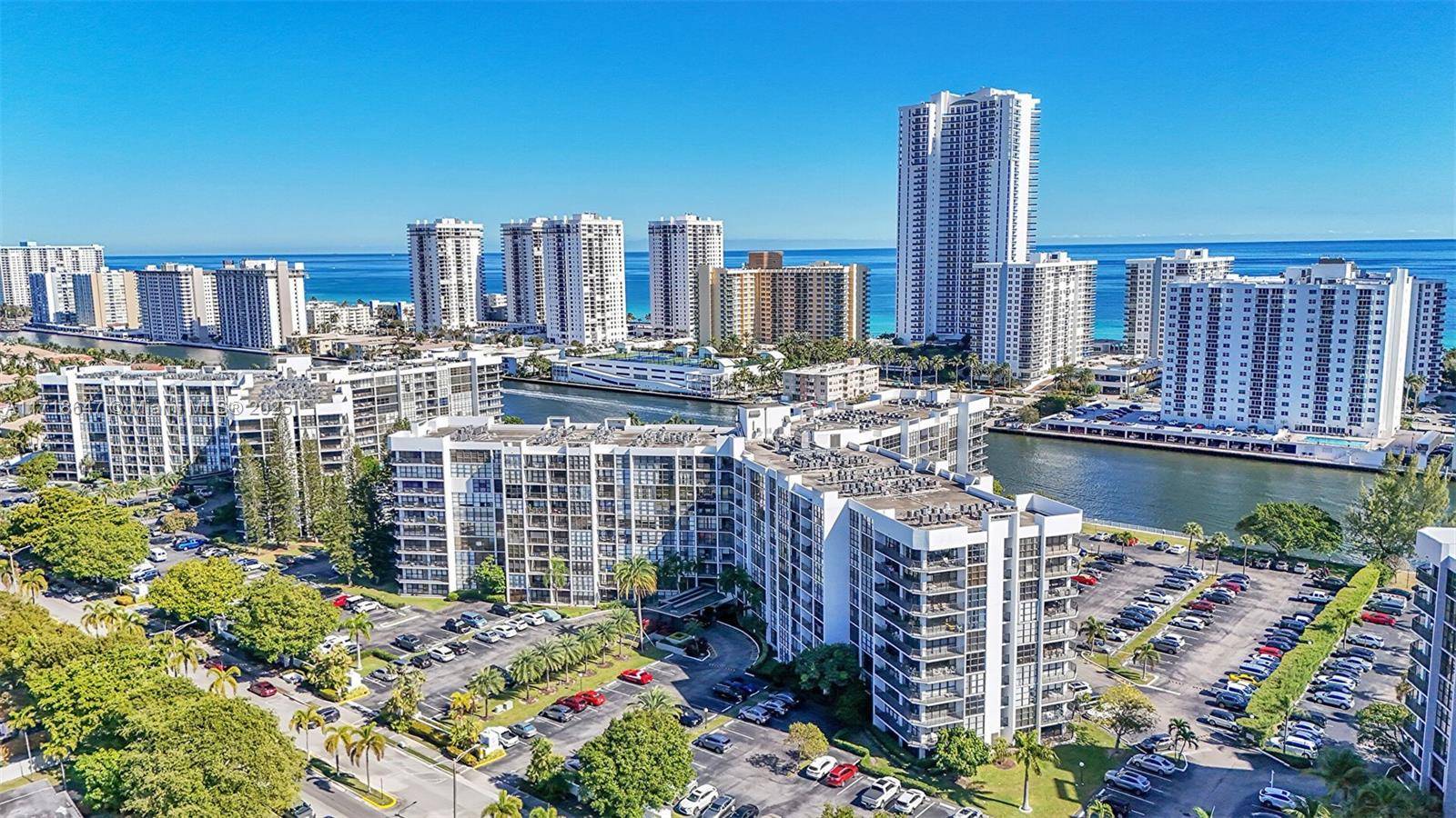 Hallandale Beach, FL 33009,800 Parkview Dr #PH-1001
