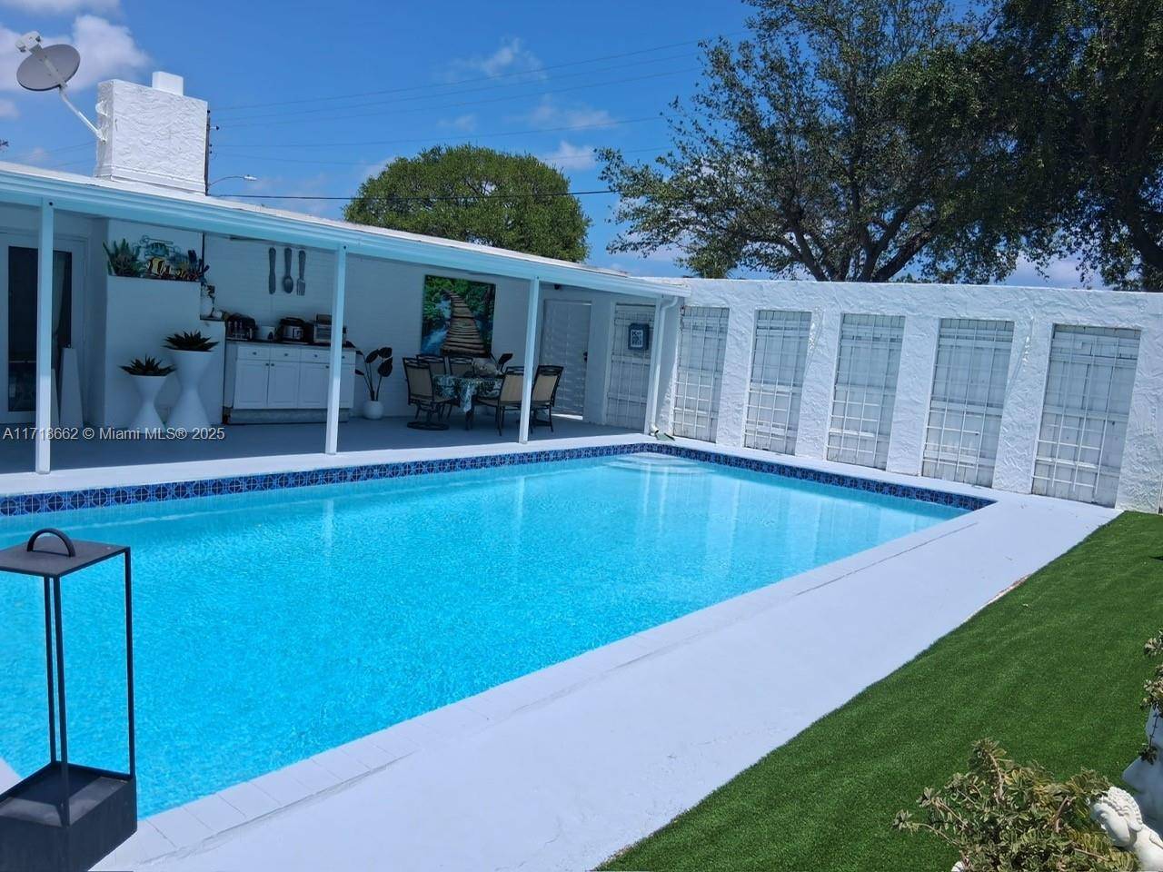 Hollywood, FL 33020,2608 Funston St
