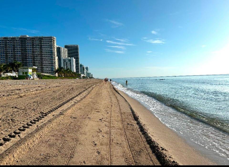 Hallandale Beach, FL 33009,2030 S Ocean Dr #506