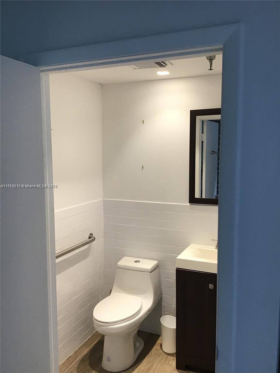 West Palm Beach, FL 33404,3965 Investment Lane #A 3