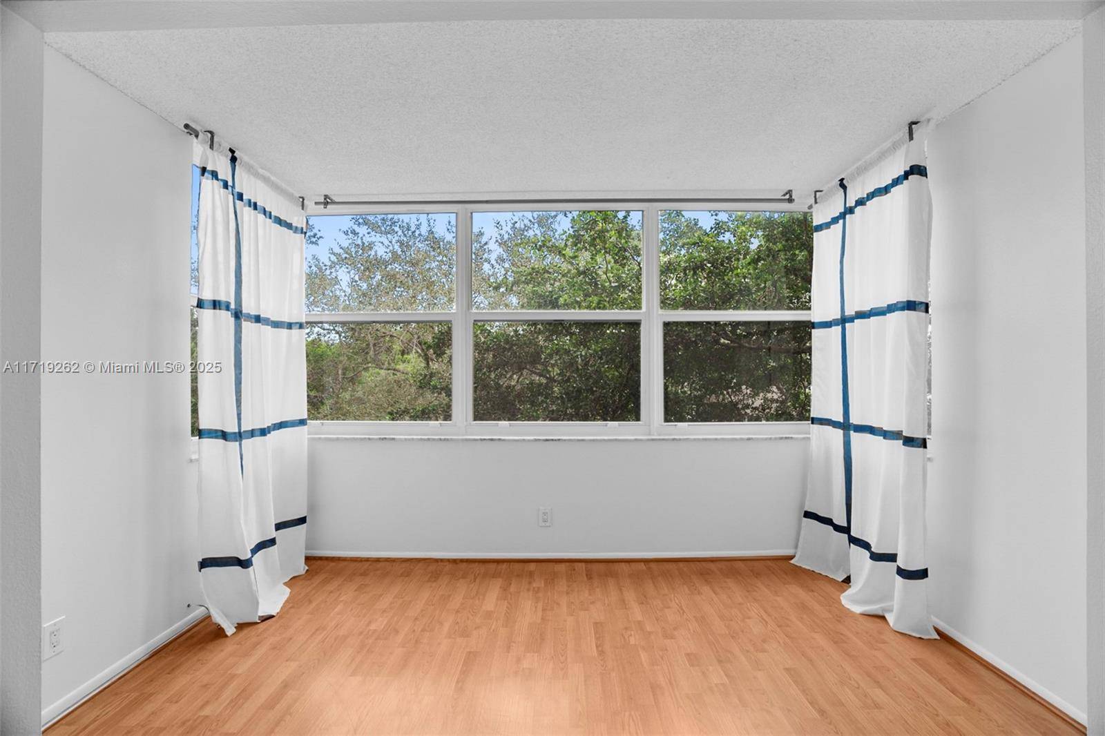 Plantation, FL 33317,6700 Cypress Rd #412