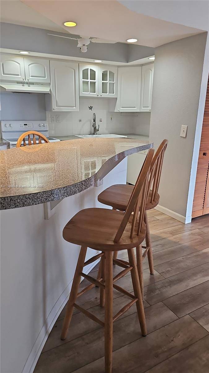 Hallandale Beach, FL 33009,800 Parkview Dr #512