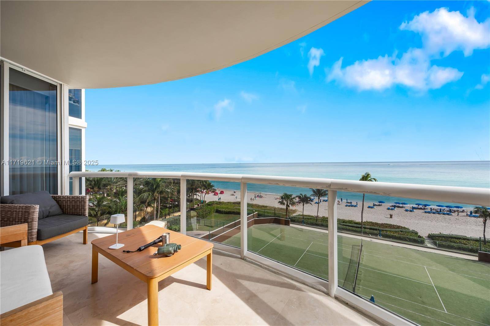 Sunny Isles Beach, FL 33160,17555 Collins Ave #607