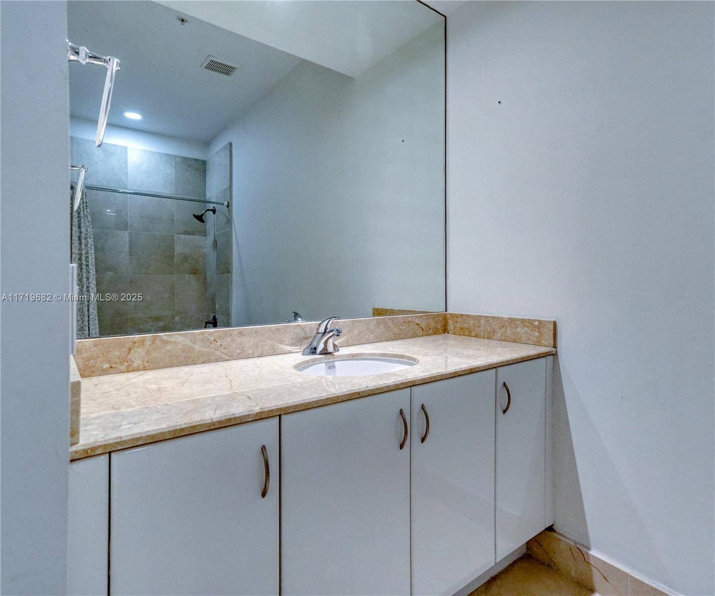 Miami, FL 33131,801 Brickell Key Blvd #502