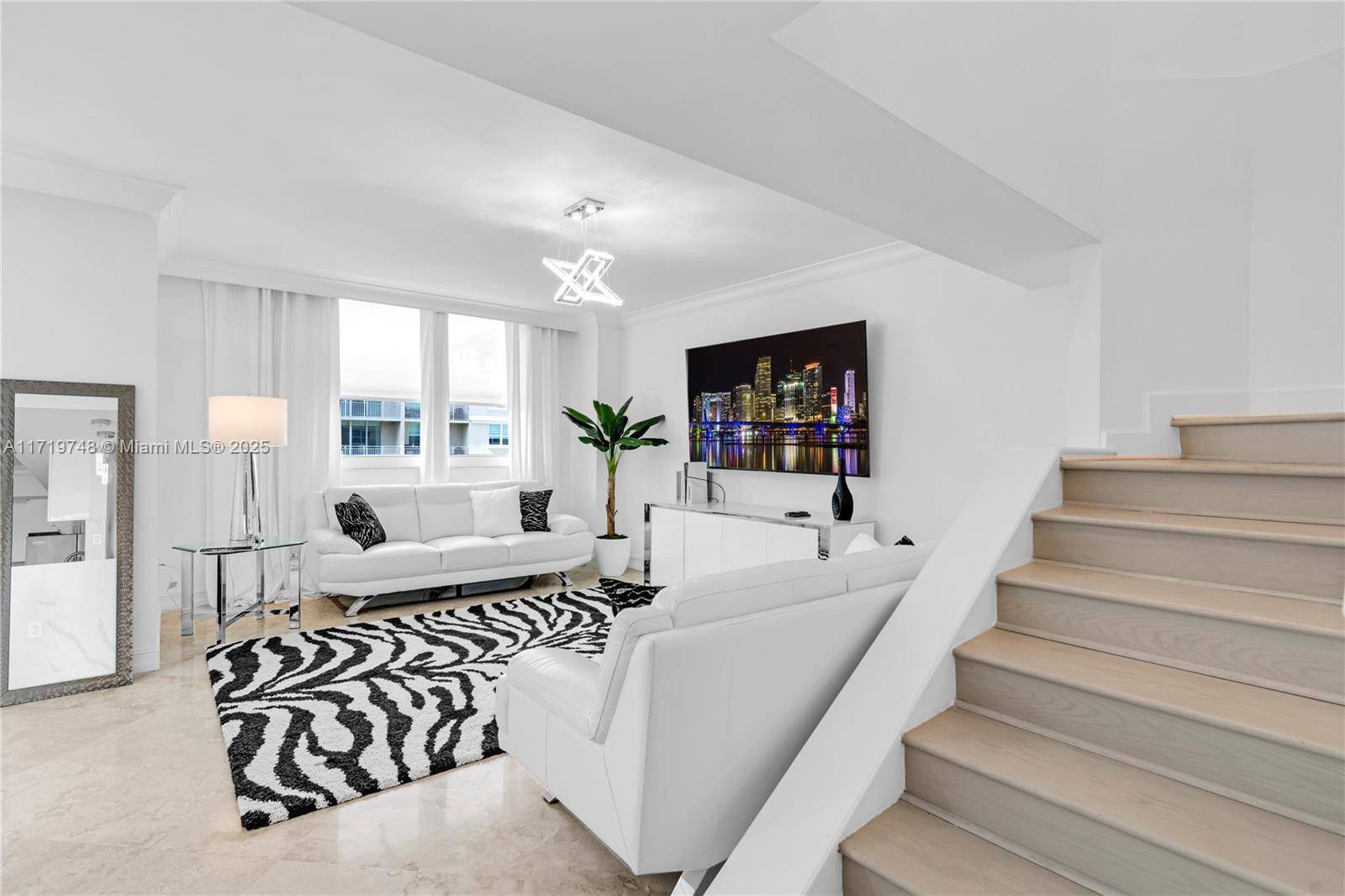 Boca Raton, FL 33432,99 SE Mizner Blvd #Ph 16