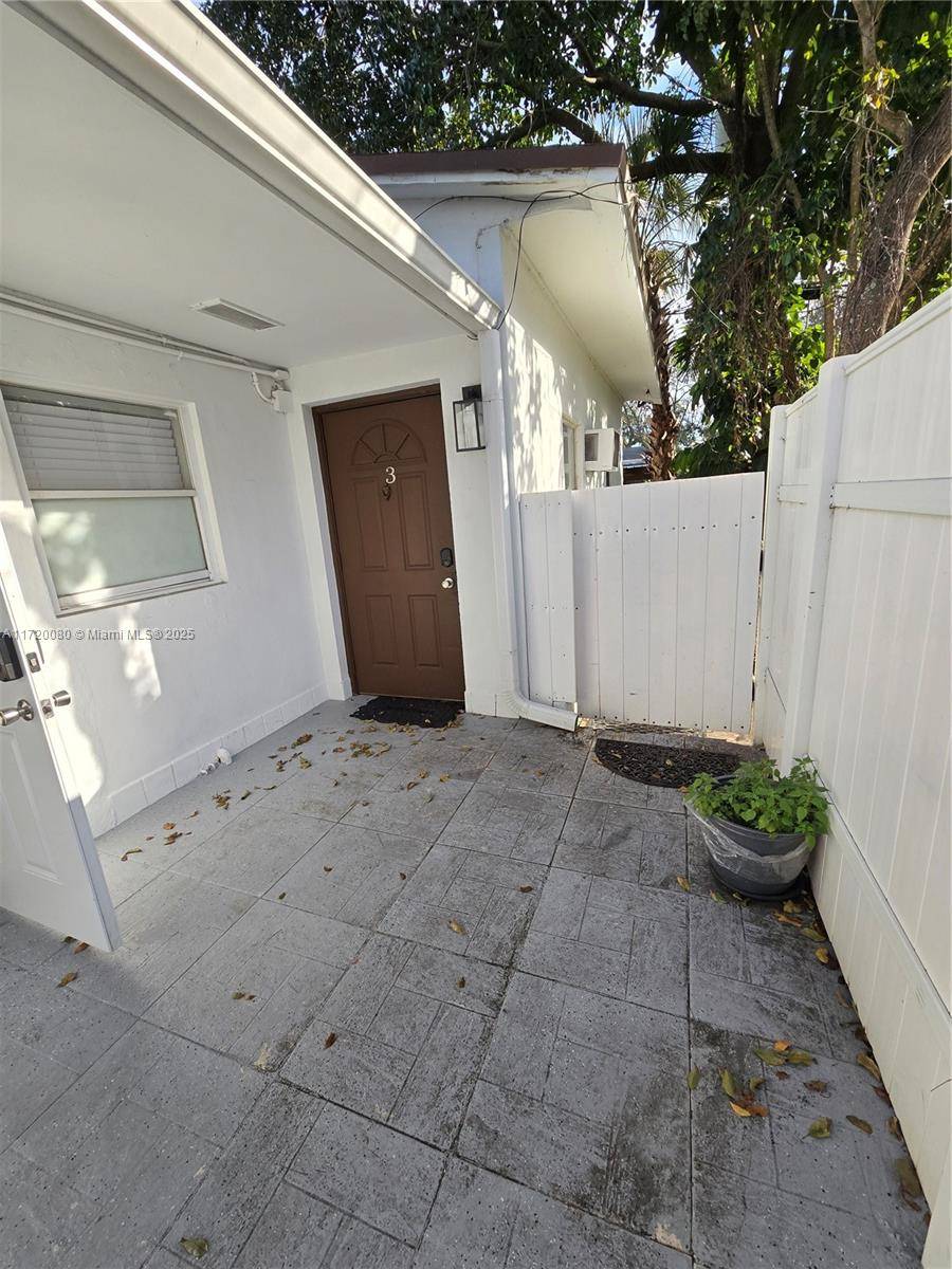 Hollywood, FL 33021,5712 Hollywood Blvd #3